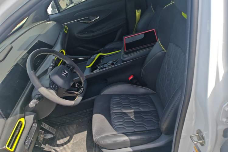 Used CHANGAN UNI-T 2022 1.5T Sport Edition Premium Version Left Front Seat