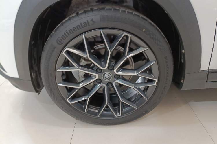 Used CHANGAN UNI-T 2022 1.5T Prestige Version Left Front Wheel Hub