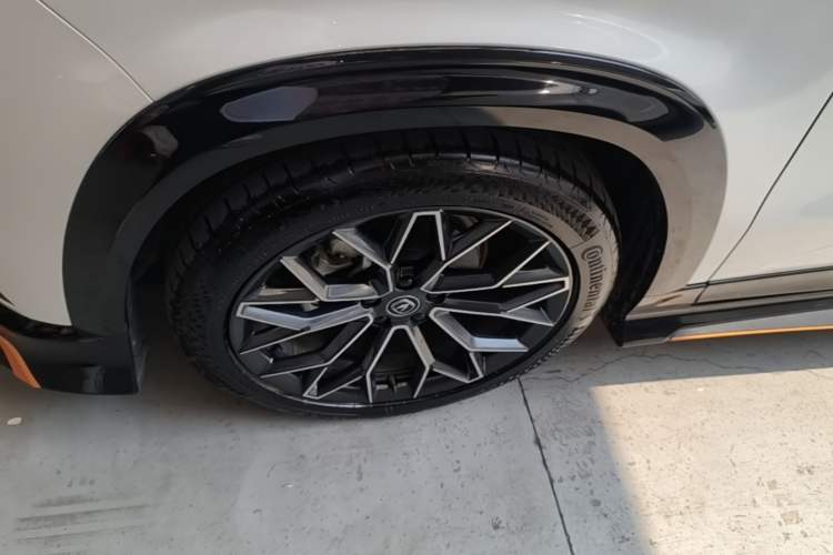 Used CHANGAN UNI-T 2022 1.5T Prestige Version Left Front Wheel Hub