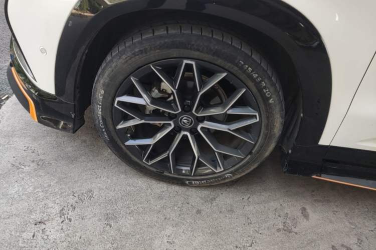 Used CHANGAN UNI-T 2022 1.5T Sport Edition Flagship Version Left Front Wheel Hub