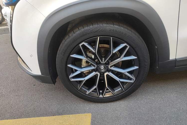 Used CHANGAN UNI-T 2022 1.5T Flagship Edition Left Front Wheel Hub
