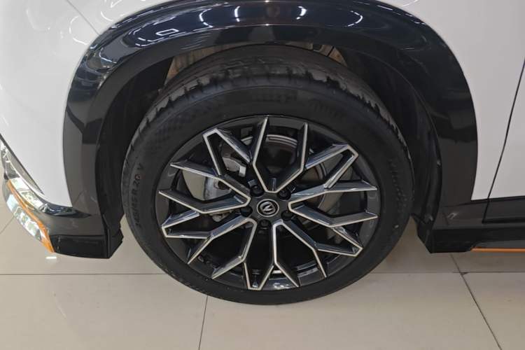 Used CHANGAN UNI-T 2022 1.5T Prestige Version Left Front Wheel Hub