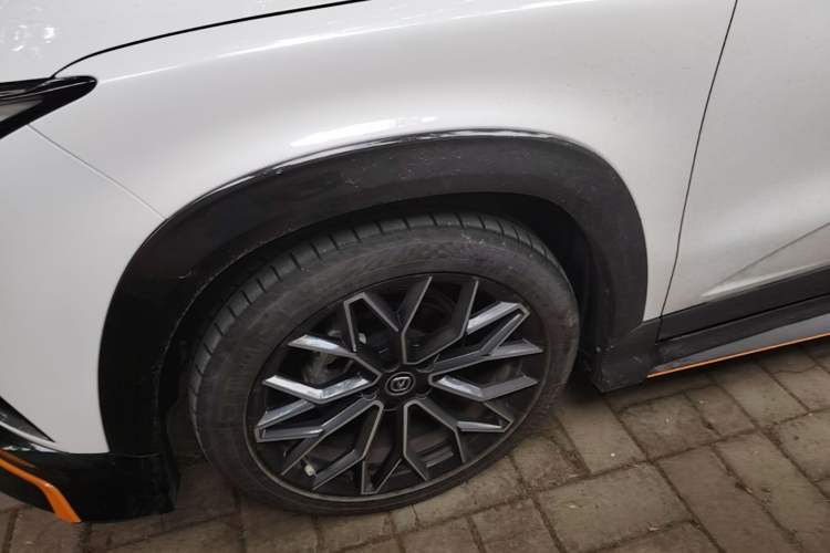 Used CHANGAN UNI-T 2022 1.5T Prestige Version Left Front Wheel Hub
