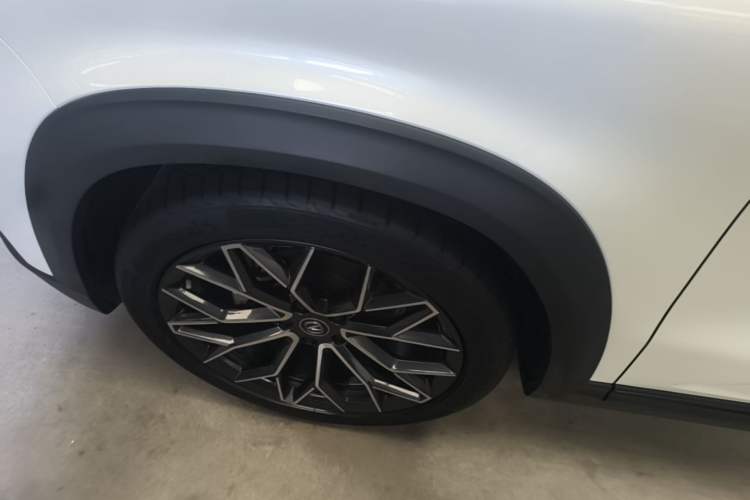 Used CHANGAN UNI-T 2022 1.5T Prestige Version Left Front Wheel Hub