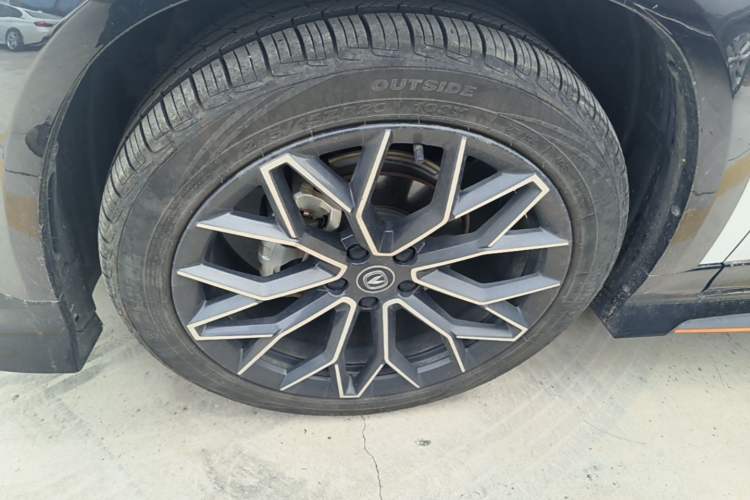 Used CHANGAN UNI-T 2022 1.5T Prestige Version Left Front Wheel Hub