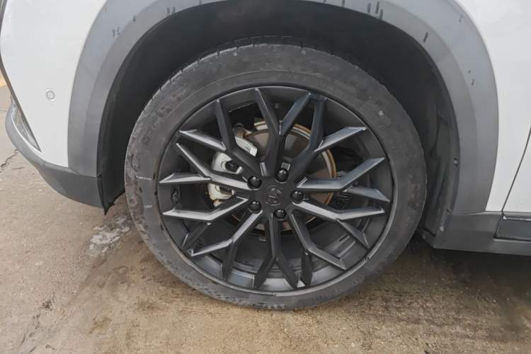 Used CHANGAN UNI-T 2022 1.5T Flagship Edition Left Front Wheel Hub