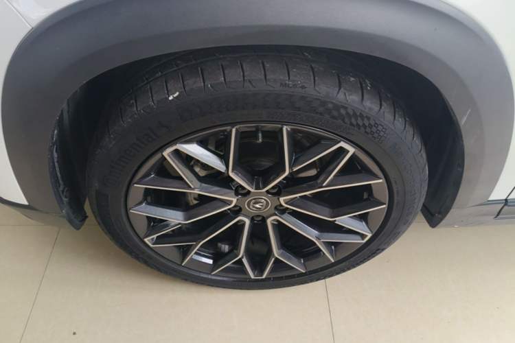 Used CHANGAN UNI-T 2022 1.5T Prestige Version Left Front Wheel Hub