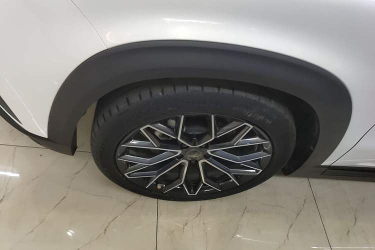 Used CHANGAN UNI-T 2022 1.5T Prestige Version Left Front Wheel Hub