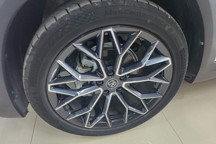 Used CHANGAN UNI-T 2022 1.5T Flagship Edition Left Front Wheel Hub