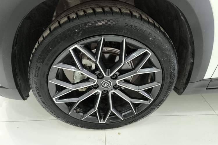 Used CHANGAN UNI-T 2022 1.5T Prestige Version Left Front Wheel Hub
