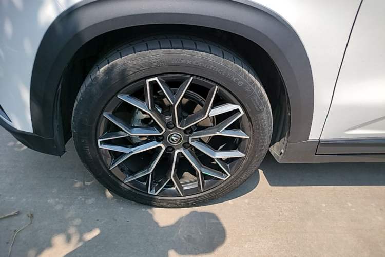 Used CHANGAN UNI-T 2022 1.5T Prestige Version Left Front Wheel Hub