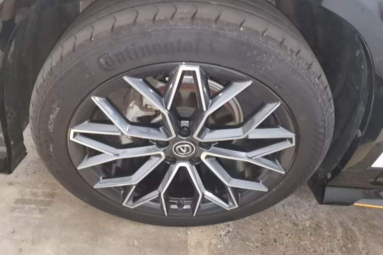 Used CHANGAN UNI-T 2022 1.5T Prestige Version Left Front Wheel Hub