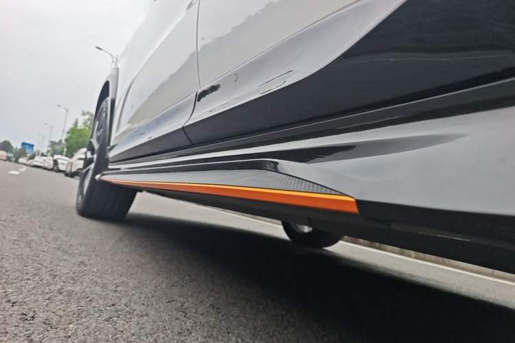 Used CHANGAN UNI-T 2022 1.5T Sport Edition Premium Version Left Side Sill