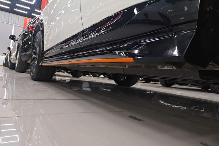 Used CHANGAN UNI-T 2022 1.5T Prestige Version Left Side Sill