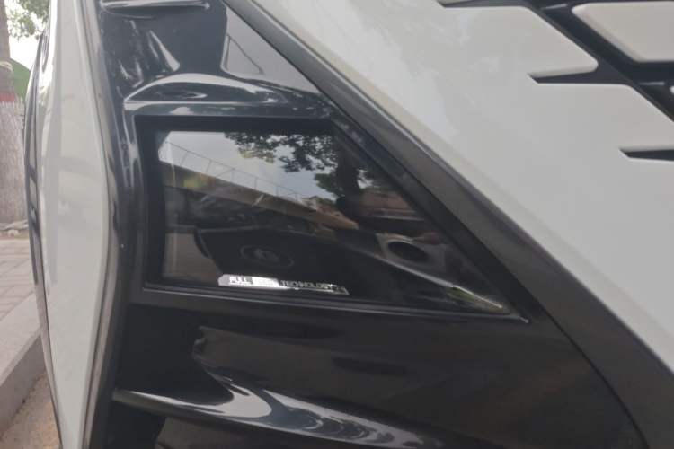 Used CHANGAN UNI-T 2022 1.5T Sport Edition Flagship Version Right Front Headlight