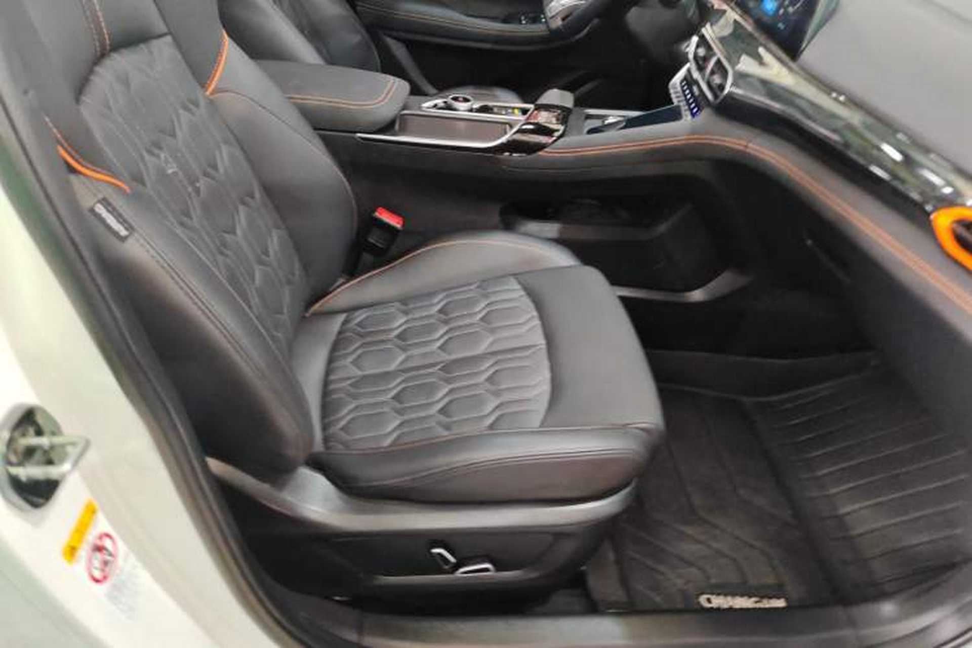 Used CHANGAN UNI-T 2022 1.5T Sport Edition Flagship Version Right Front Seat