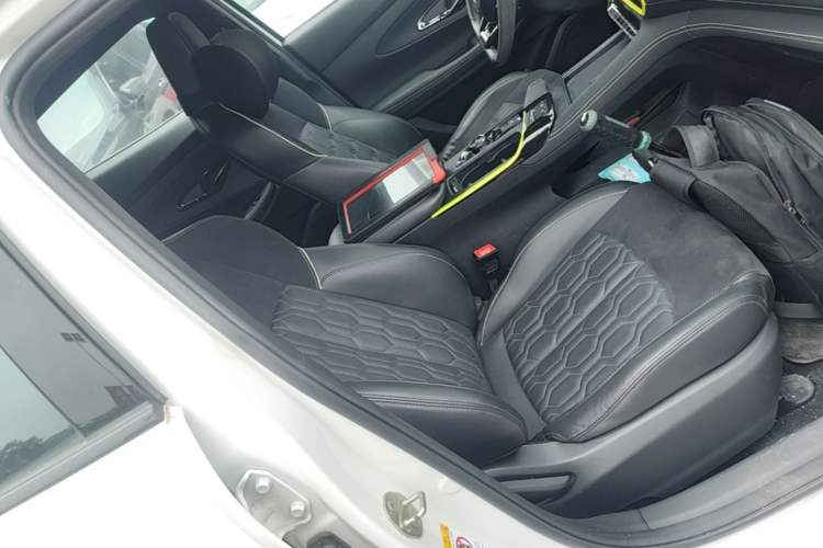 Used CHANGAN UNI-T 2022 1.5T Sport Edition Premium Version Right Front Seat