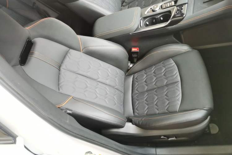 Used CHANGAN UNI-T 2022 1.5T Flagship Edition Right Front Seat
