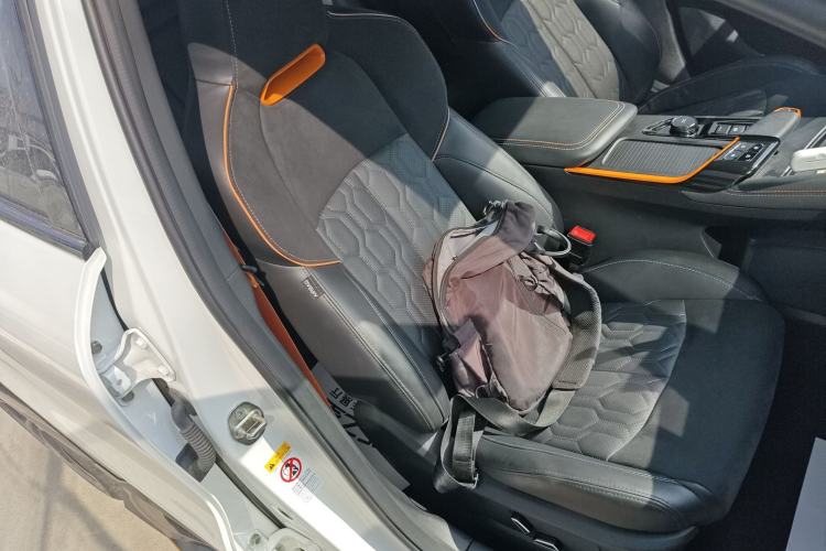 Used CHANGAN UNI-T 2022 1.5T Sport Edition Flagship Version Right Front Seat