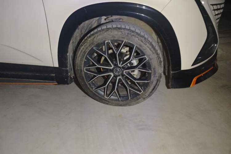 Used CHANGAN UNI-T 2022 1.5T Sport Edition Premium Version Right Front Wheel Hub