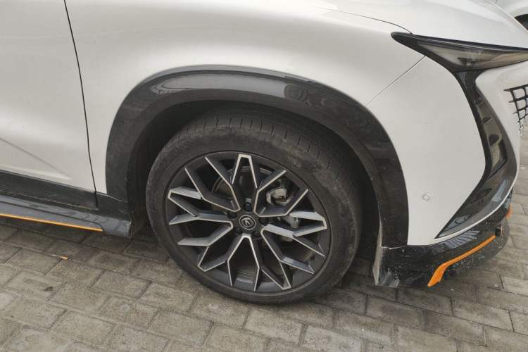 Used CHANGAN UNI-T 2022 1.5T Sport Edition Flagship Version Right Front Wheel Hub
