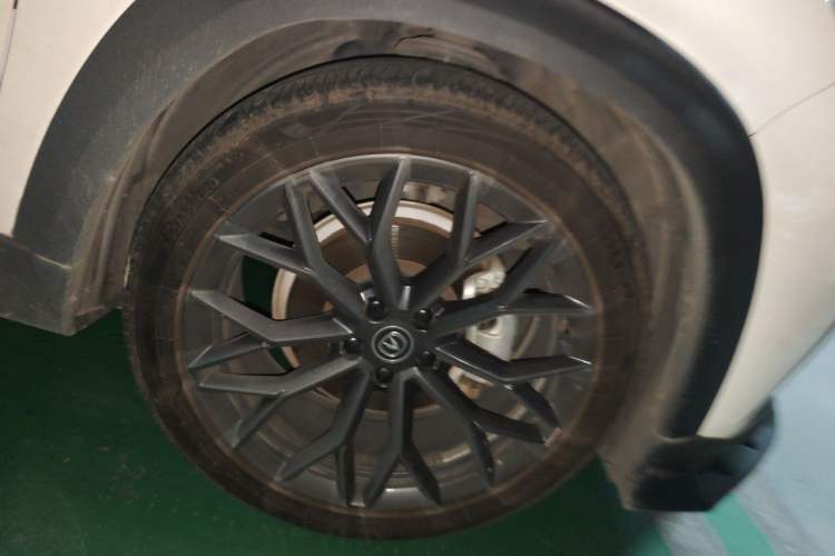 Used CHANGAN UNI-T 2022 2.0T Prestige Version Right Front Wheel Hub