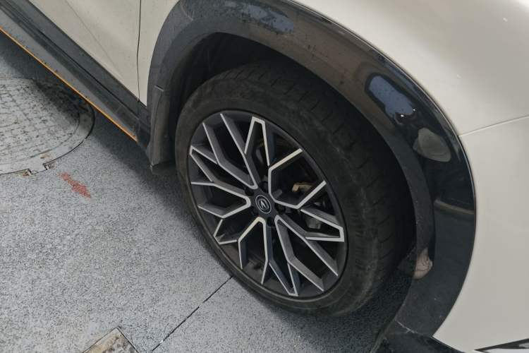 Used CHANGAN UNI-T 2022 1.5T Luxury Edition Right Front Wheel Hub
