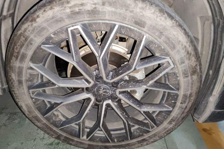 Used CHANGAN UNI-T 2022 1.5T Flagship Edition Right Front Wheel Hub