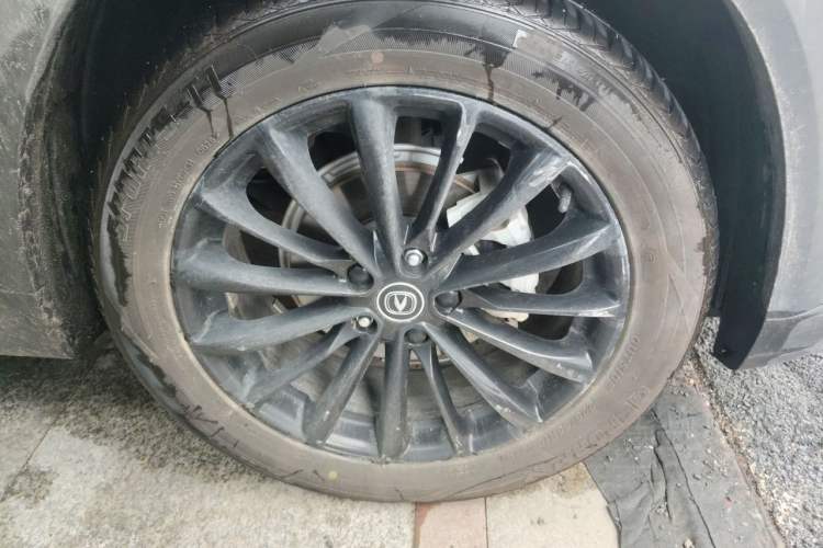 Used CHANGAN UNI-T 2022 1.5T Excellence Model Right Front Wheel Hub