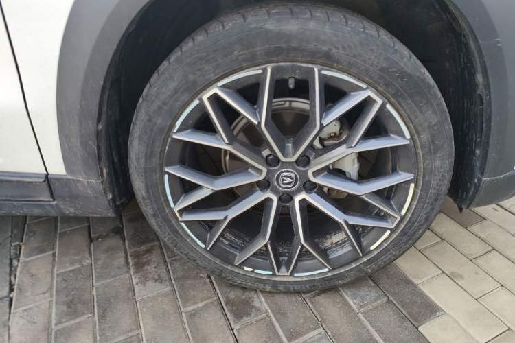 Used CHANGAN UNI-T 2022 1.5T Prestige Version Right Front Wheel Hub