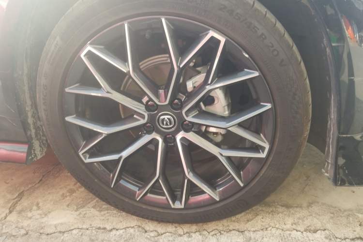 Used CHANGAN UNI-T 2022 1.5T Prestige Version Right Front Wheel Hub