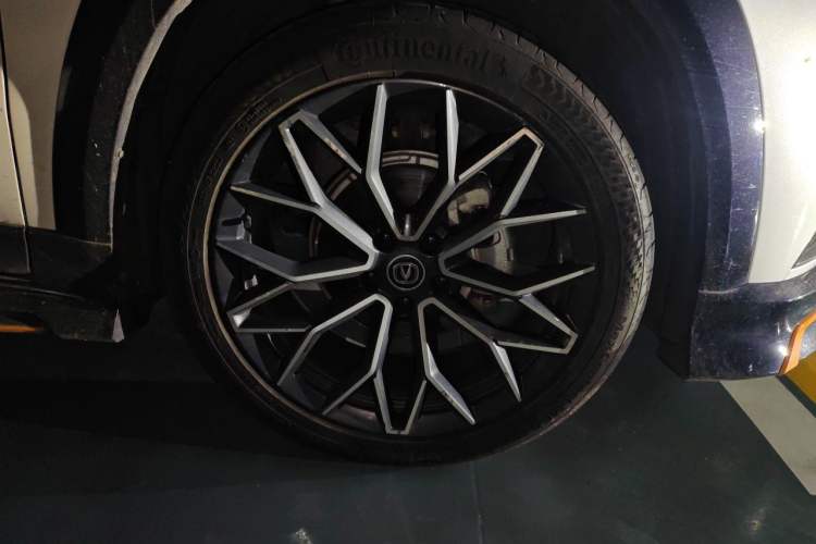 Used CHANGAN UNI-T 2022 1.5T Prestige Version Right Front Wheel Hub