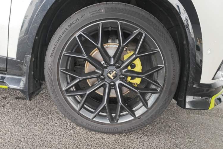 Used CHANGAN UNI-T 2022 1.5T Sport Edition Flagship Version Right Front Wheel Hub