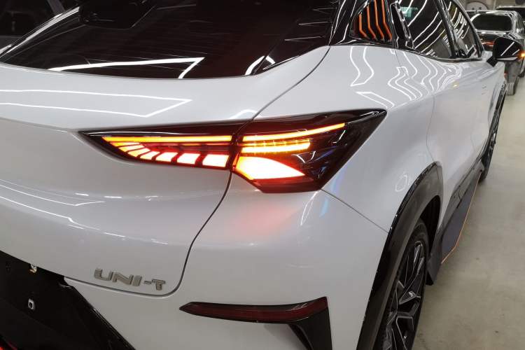 Used CHANGAN UNI-T 2022 1.5T Sport Edition Premium Version Right Rear Taillight