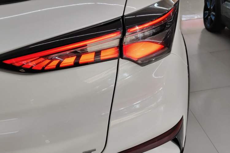 Used CHANGAN UNI-T 2022 1.5T Sport Edition Premium Version Right Rear Taillight