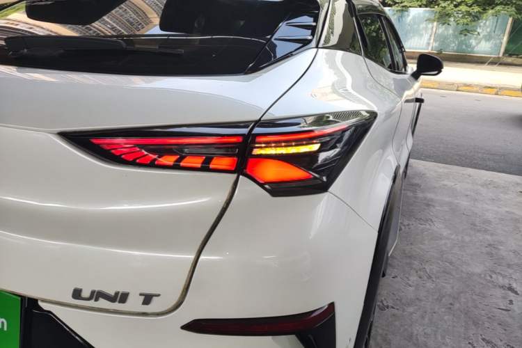 Used CHANGAN UNI-T 2022 1.5T Sport Edition Flagship Version Right Rear Taillight