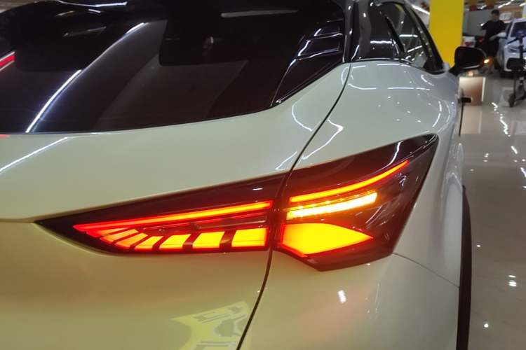 Used CHANGAN UNI-T 2022 1.5T Prestige Version Right Rear Taillight