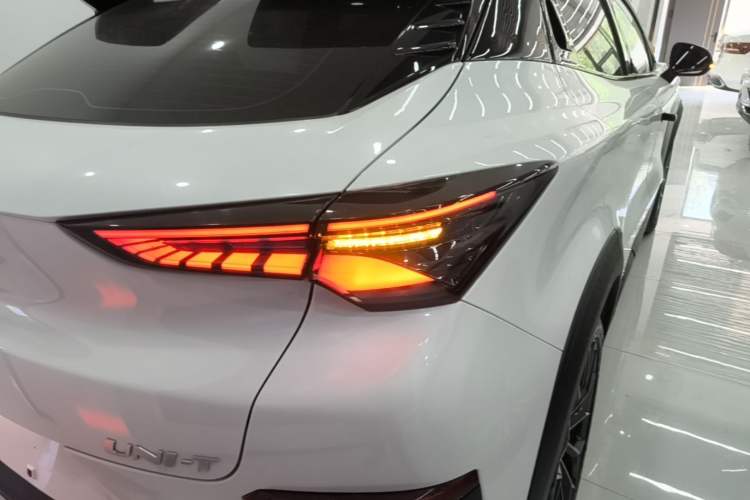 Used CHANGAN UNI-T 2022 1.5T Prestige Version Right Rear Taillight
