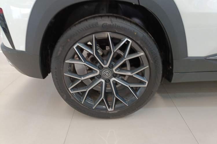 Used CHANGAN UNI-T 2022 1.5T Prestige Version Right Rear Wheel Hub