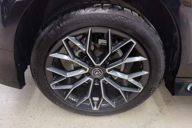 Used CHANGAN UNI-T 2022 1.5T Sport Edition Premium Version Right Rear Wheel Hub