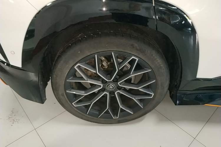 Used CHANGAN UNI-T 2022 1.5T Sport Edition Flagship Version Right Rear Wheel Hub