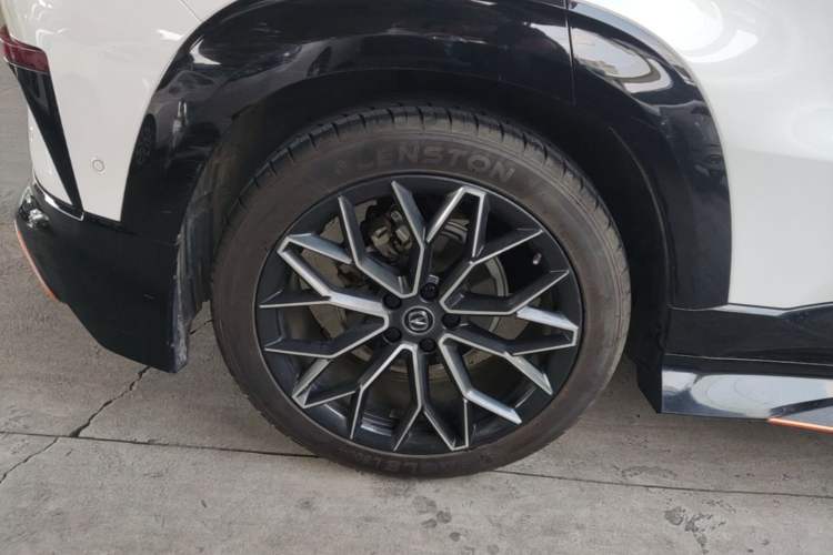 Used CHANGAN UNI-T 2022 1.5T Sport Edition Flagship Version Right Rear Wheel Hub