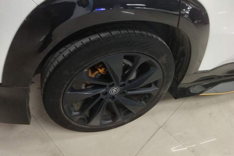 Used CHANGAN UNI-T 2022 1.5T Sport Edition Flagship Version Right Rear Wheel Hub