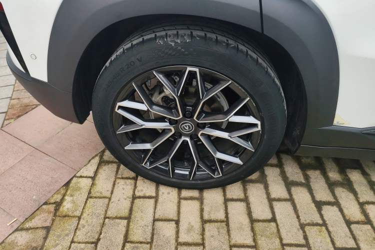 Used CHANGAN UNI-T 2022 1.5T Flagship Edition Right Rear Wheel Hub