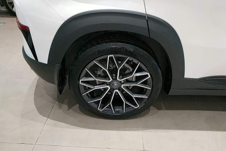 Used CHANGAN UNI-T 2022 1.5T Prestige Version Right Rear Wheel Hub