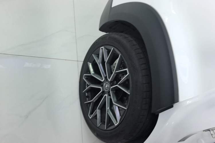 Used CHANGAN UNI-T 2022 1.5T Prestige Version Right Rear Wheel Hub