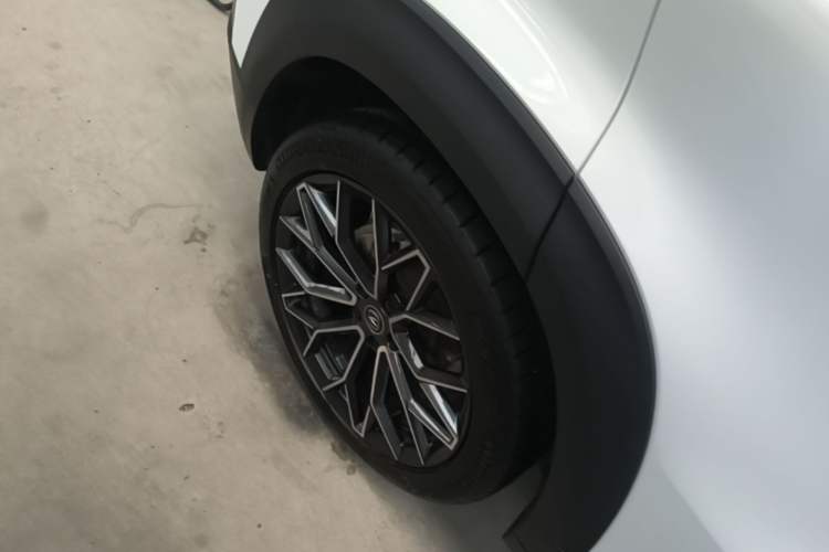 Used CHANGAN UNI-T 2022 1.5T Prestige Version Right Rear Wheel Hub