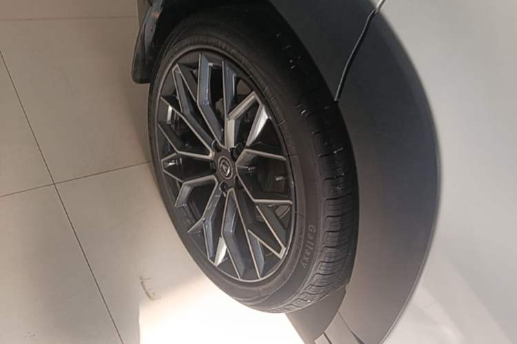 Used CHANGAN UNI-T 2022 1.5T Prestige Version Right Rear Wheel Hub
