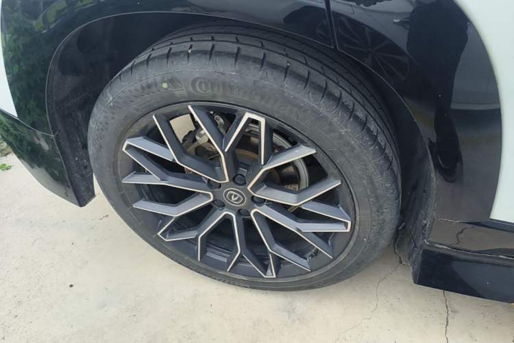 Used CHANGAN UNI-T 2022 1.5T Prestige Version Right Rear Wheel Hub