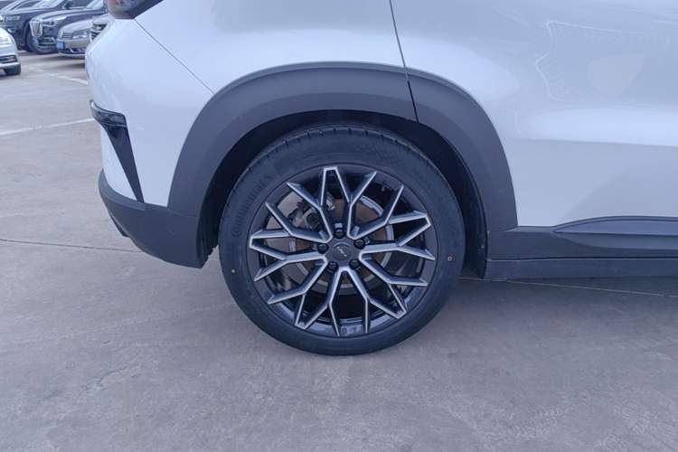 Used CHANGAN UNI-T 2022 1.5T Prestige Version Right Rear Wheel Hub